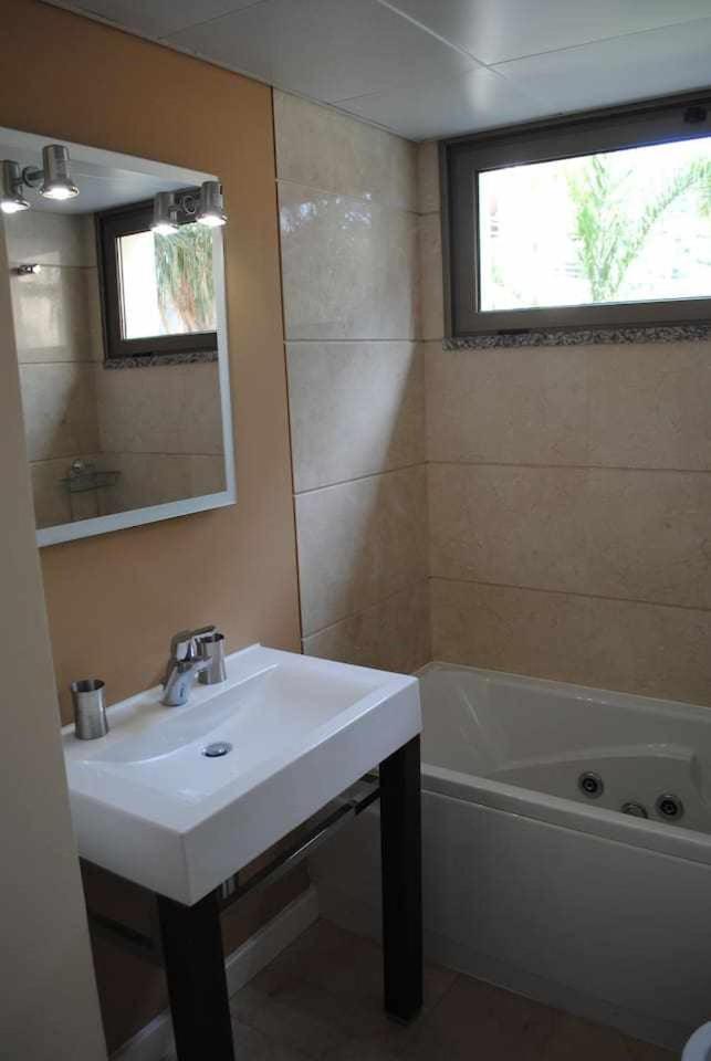 Plaza Bay Luxury Apartment With Swimming Pool カリェタ エクステリア 写真